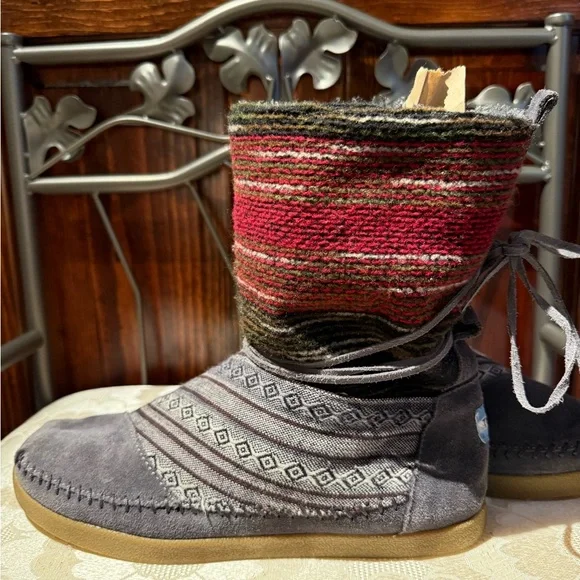 Toms Gray Suede & Red Multi Knit Fold-Over Boots - Picture 4 of 7